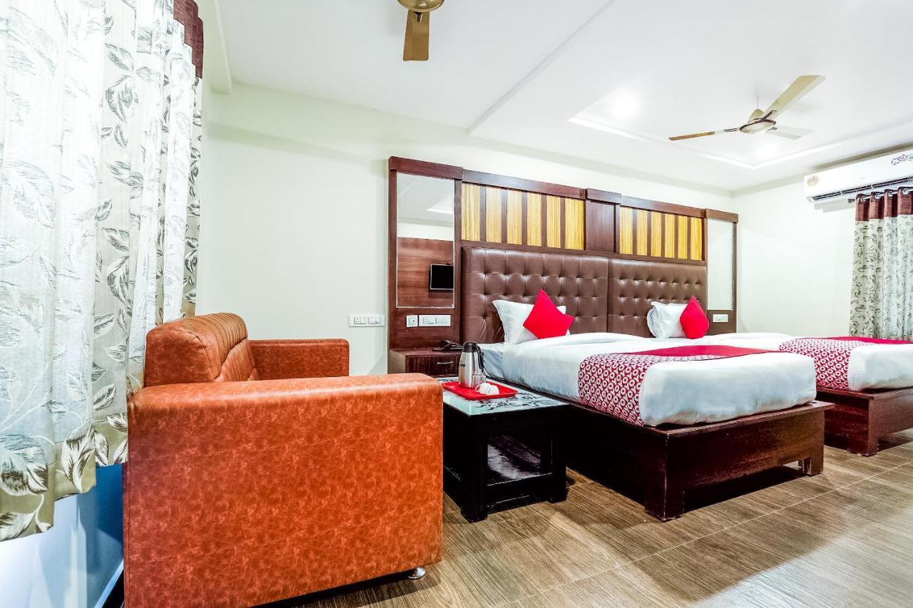 Oyo 16155 Hotel Dcm Grand Vijayawāda المظهر الخارجي الصورة