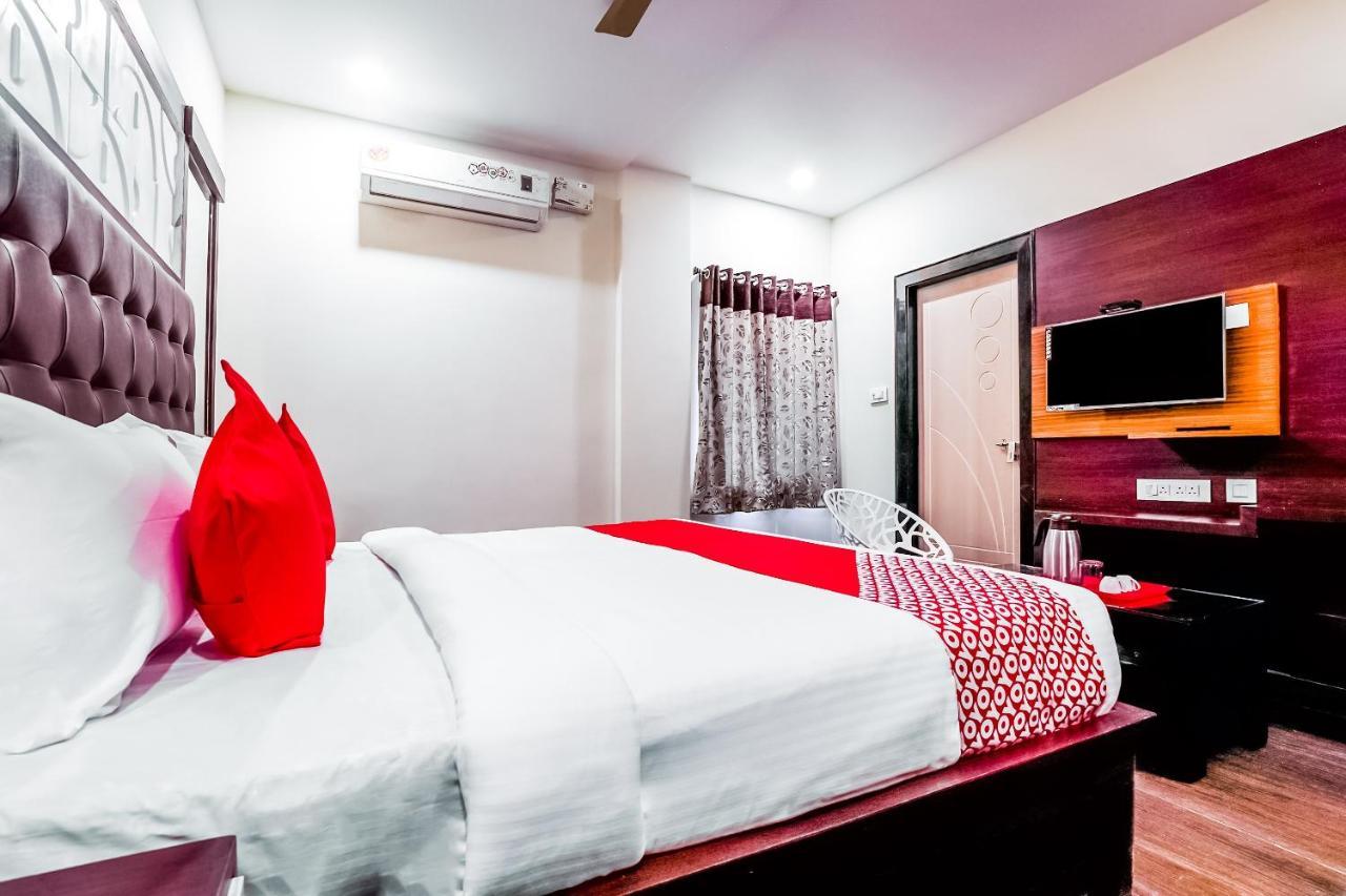 Oyo 16155 Hotel Dcm Grand Vijayawāda المظهر الخارجي الصورة