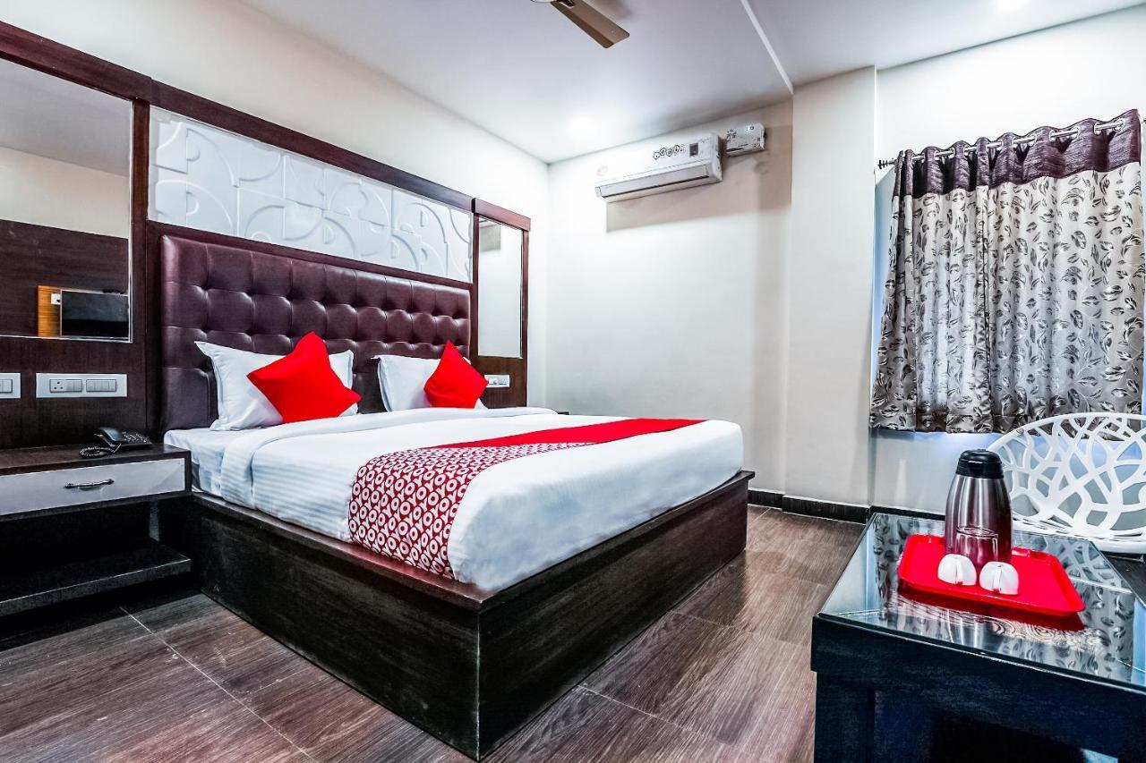 Oyo 16155 Hotel Dcm Grand Vijayawāda المظهر الخارجي الصورة