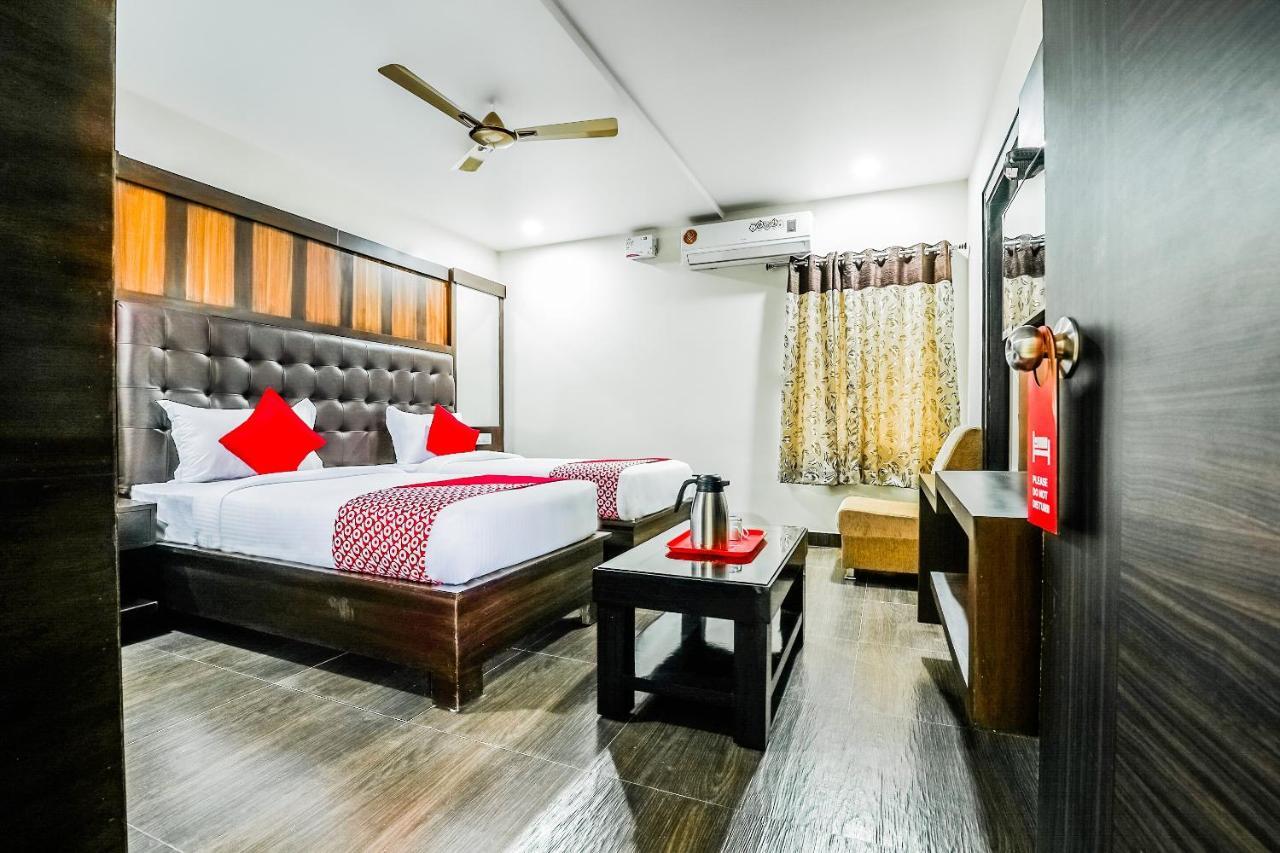 Oyo 16155 Hotel Dcm Grand Vijayawāda المظهر الخارجي الصورة