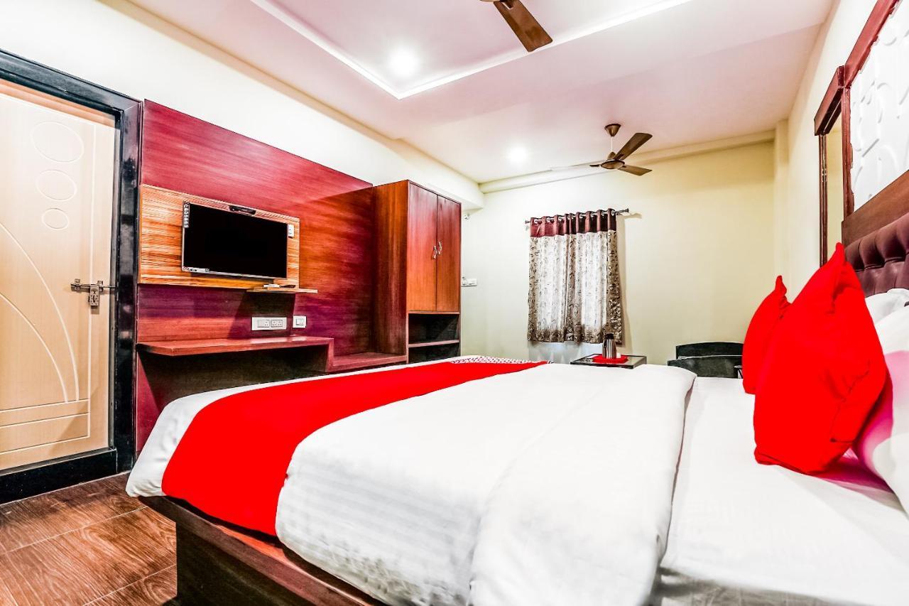 Oyo 16155 Hotel Dcm Grand Vijayawāda المظهر الخارجي الصورة