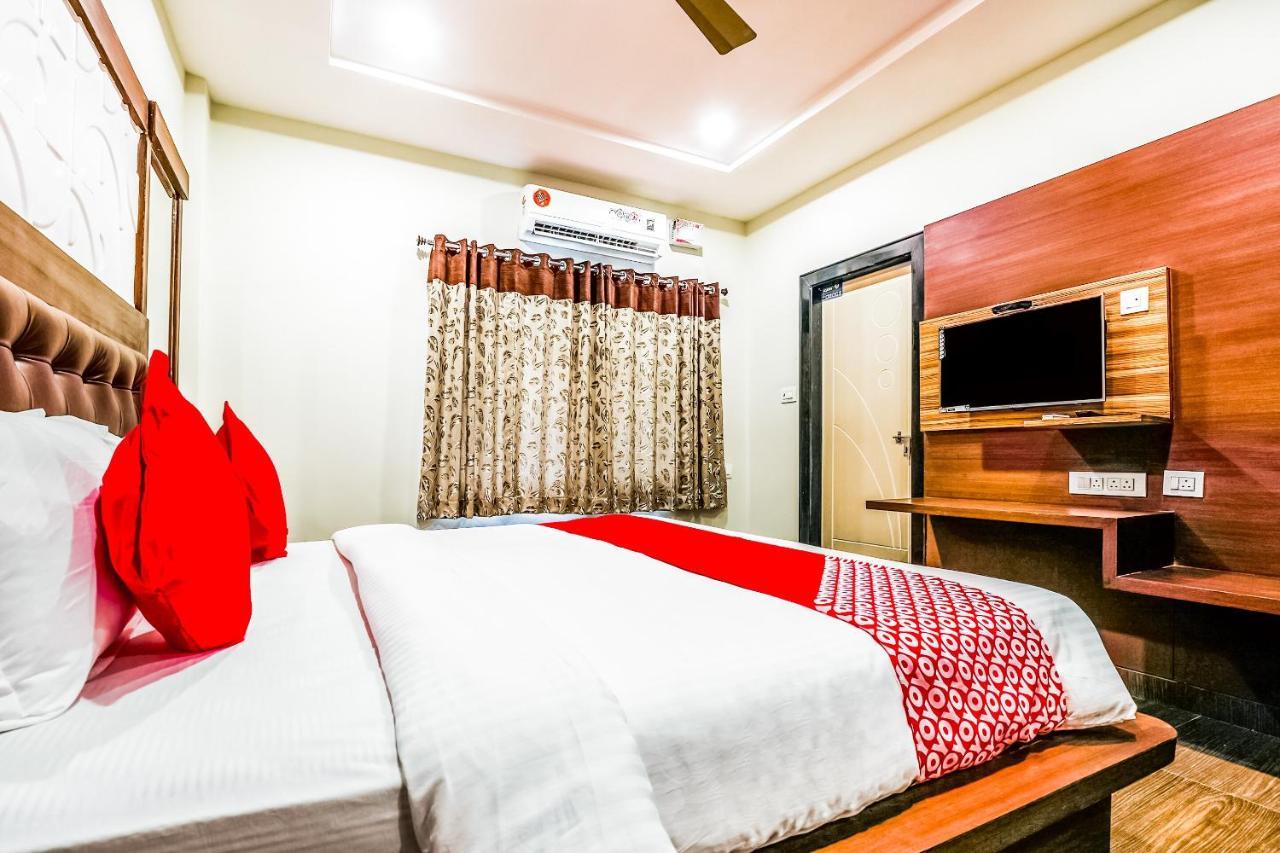 Oyo 16155 Hotel Dcm Grand Vijayawāda المظهر الخارجي الصورة