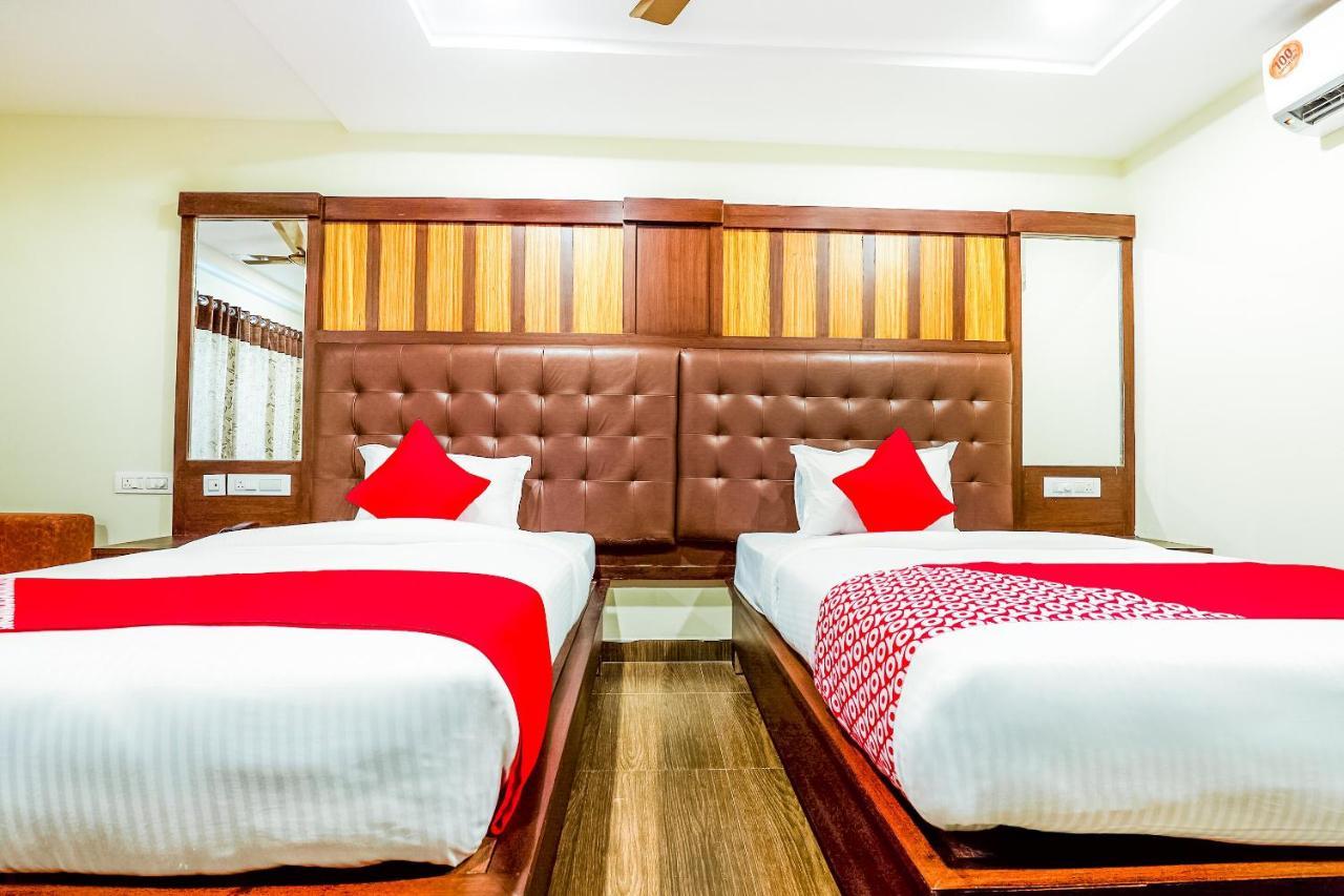 Oyo 16155 Hotel Dcm Grand Vijayawāda المظهر الخارجي الصورة