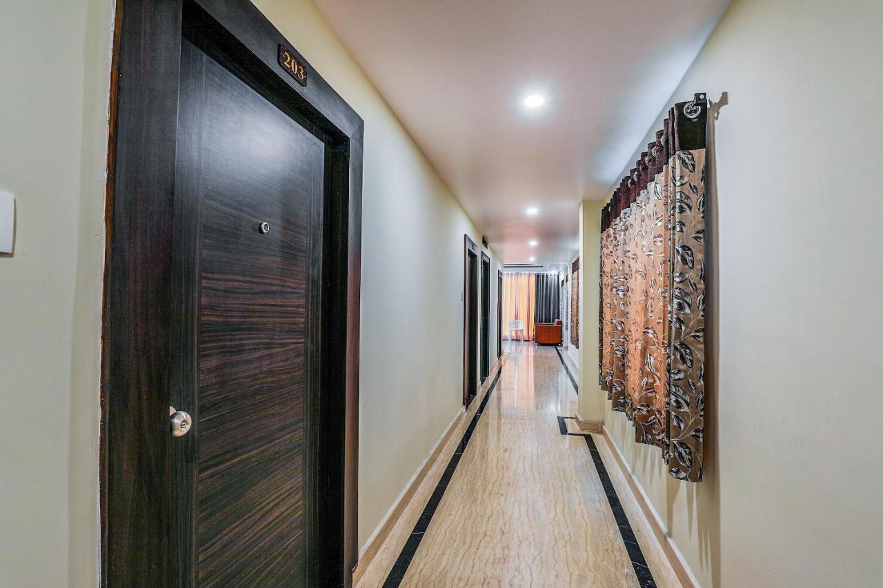 Oyo 16155 Hotel Dcm Grand Vijayawāda المظهر الخارجي الصورة